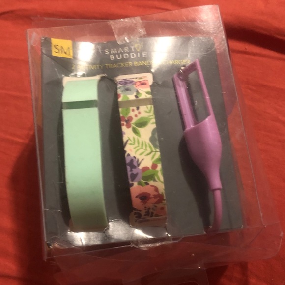 activity tracker bands and charger combo pack - Picture 4 of 7